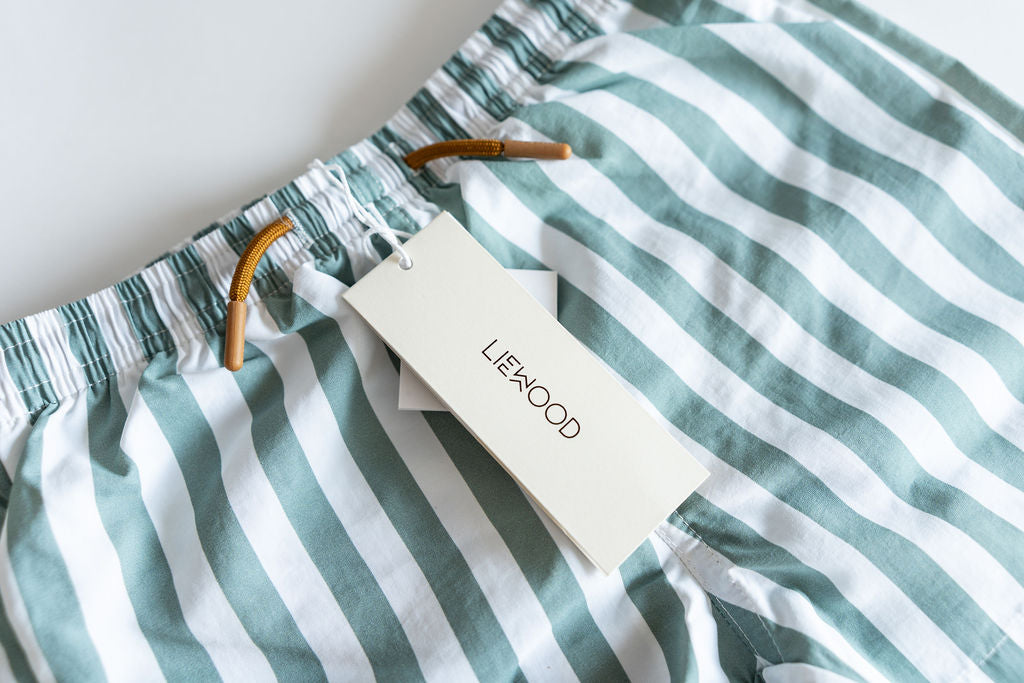 Snugglebox Babyspielzeug- und Kleidungsbox (12-24 Monate) – Entwicklungsfördernd und pädagogisch wertvoll