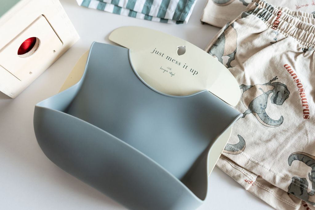 Snugglebox Babyspielzeug- und Kleidungsbox (12-24 Monate) – Entwicklungsfördernd und pädagogisch wertvoll